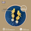 Earrings 	Parrot pearl
